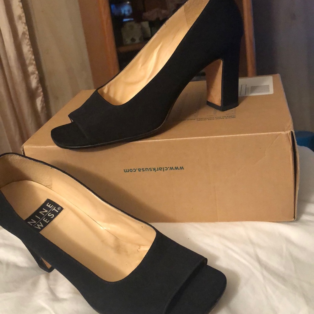 Shoe - Picture 3 of 3